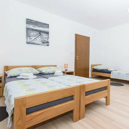 Luxury Ivana Gasthuis 3*