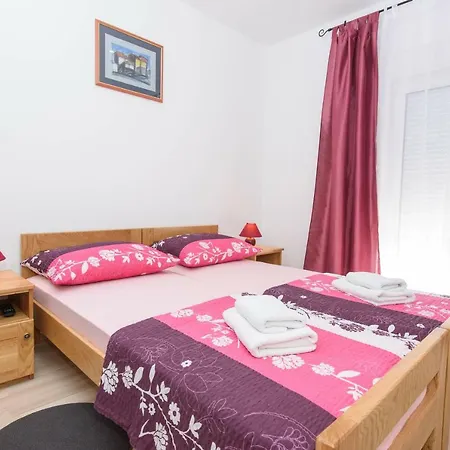 Konukevi Luxury Ivana 3*