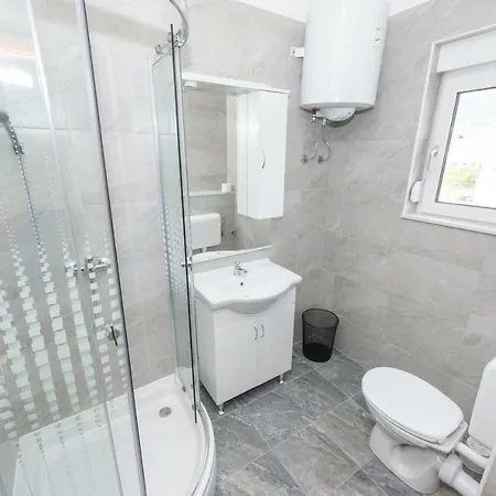 Luxury Ivana Konukevi Kastela