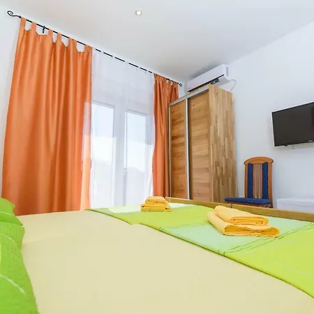 Luxury Ivana Konukevi