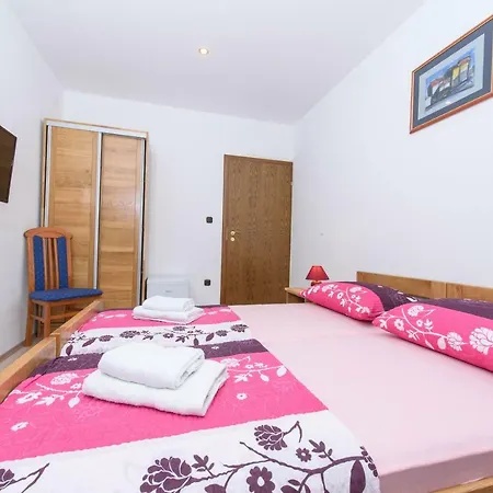 Konukevi Luxury Ivana 3*