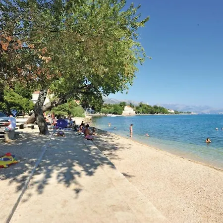 Konukevi Luxury Ivana 3*